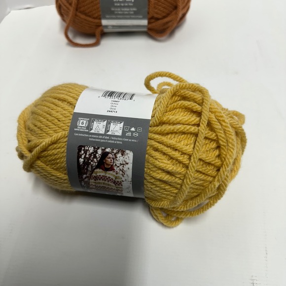 Patons Highland Bulky Yarn Lot of 2 Ochre Golden Super Bulky Wool Blend 3.5oz - Picture 5 of 8